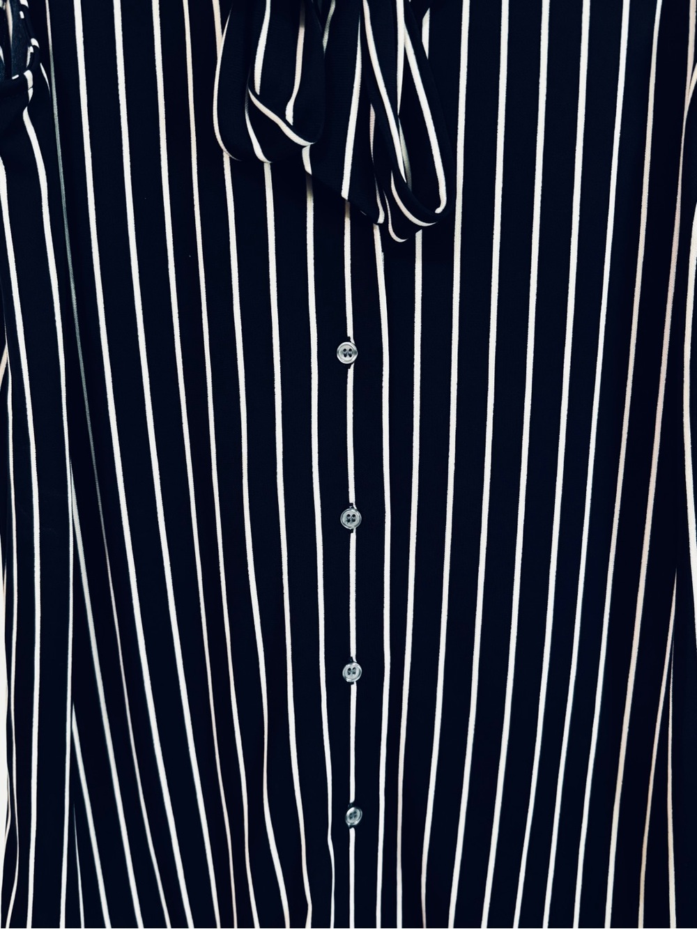 Ann Taylor Navy Stripe Tie Neck Sleeveless Blouse Bow Front Button Top S - Picture 7 of 11